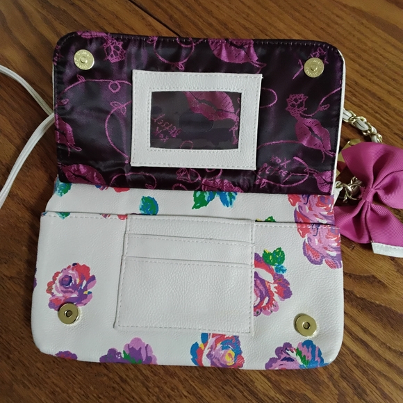 BETSEY JOHNSON Floral Crossbody Bag with Pink Bow - Picture 3 of 5